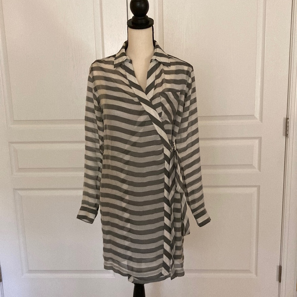 Diane von Furstebberg wrap dress, size 2